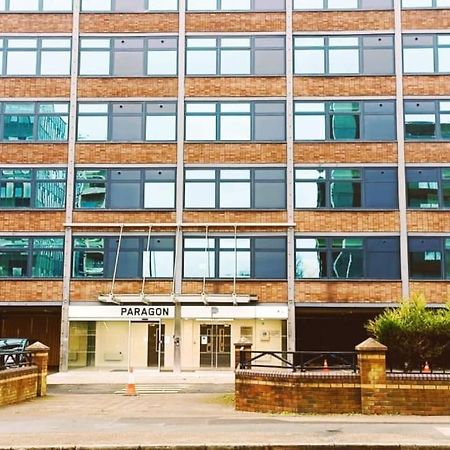 מנצ'סטר Modern One Bedroom Apartment Near Old Trafford Stadium מראה חיצוני תמונה