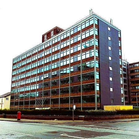מנצ'סטר Modern One Bedroom Apartment Near Old Trafford Stadium מראה חיצוני תמונה