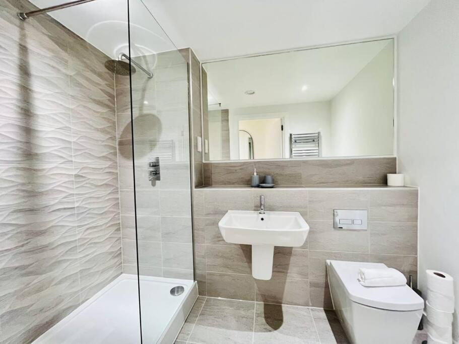 מנצ'סטר Modern One Bedroom Apartment Near Old Trafford Stadium מראה חיצוני תמונה