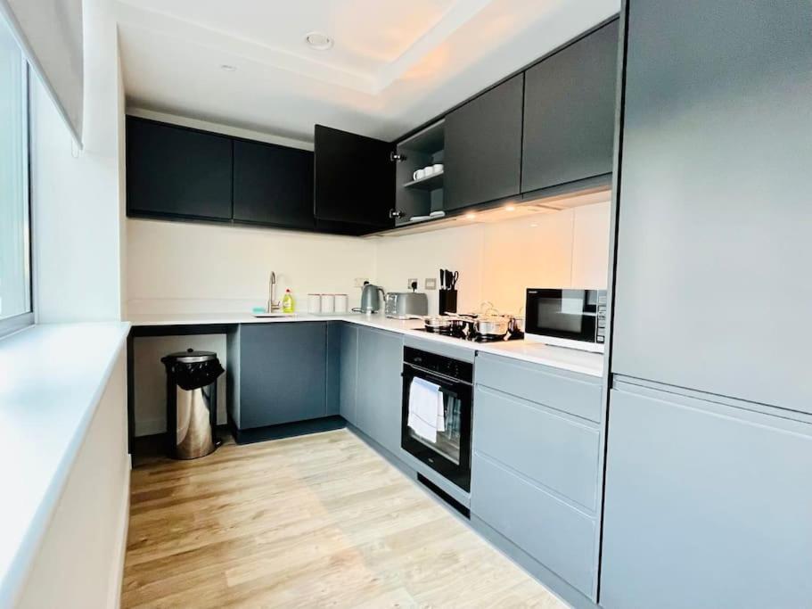 מנצ'סטר Modern One Bedroom Apartment Near Old Trafford Stadium מראה חיצוני תמונה