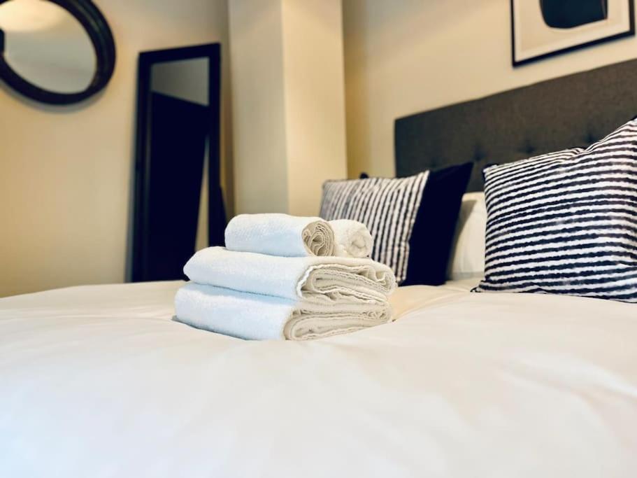 מנצ'סטר Modern One Bedroom Apartment Near Old Trafford Stadium מראה חיצוני תמונה