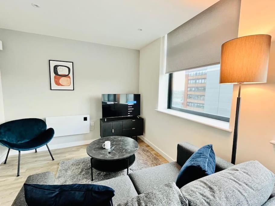 מנצ'סטר Modern One Bedroom Apartment Near Old Trafford Stadium מראה חיצוני תמונה